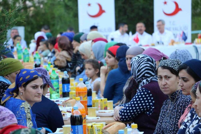 Ukrayna’dan tahliye edilen Ahıskalı Türkleri için program düzenlendi