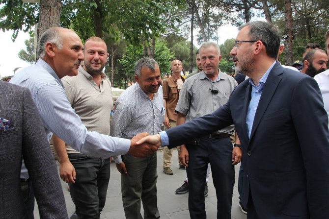 Bakan Kasapoğlu’ndan memleketinde pazar çıkartması