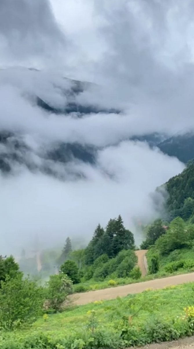 Uzungöl’de bulutların dansı