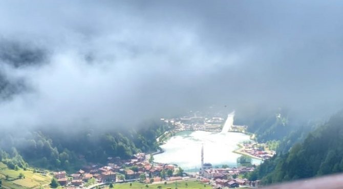 Uzungöl’de bulutların dansı