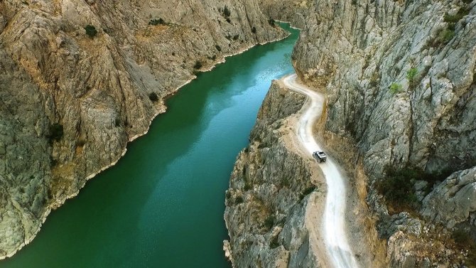 Sakin şehirler ağında , yaz aylarında ilçe nüfusunun 10 katı ziyaretçi