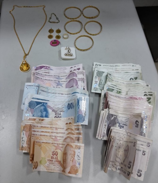 Konya'da evden altın ve para çaldığı öne sürülen zanlı yakalandı