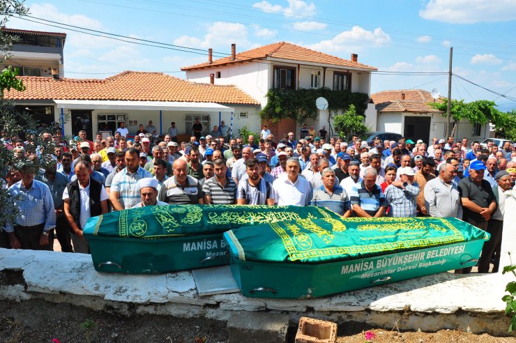 Su kanalındaki göçükte ölen 2 kişi toprağa verildi