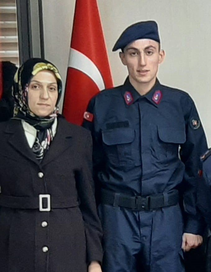 Evlat nöbetindeki anne: Oğlumu söke söke PKK'dan aldım, Türkiye'ye asker ettim