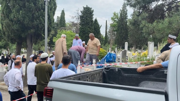 Ustaosmanoğlu mürşidi Ali Haydar Efendi'nin yanına defnedilecek