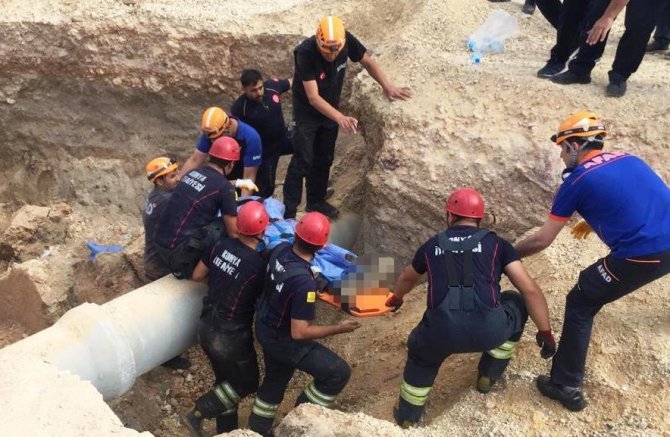 Konya'da toprak altında kalan işçi hayatını kaybetti