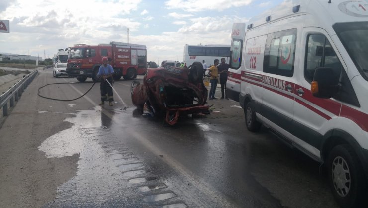 Karaman'da 2 otomobil çarpıştı: 4 yaralı