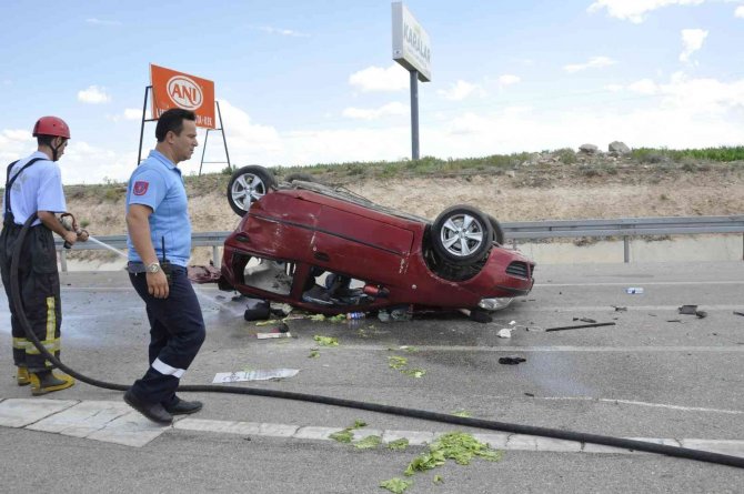Karaman’da 2 otomobil çarpıştı: 4 yaralı