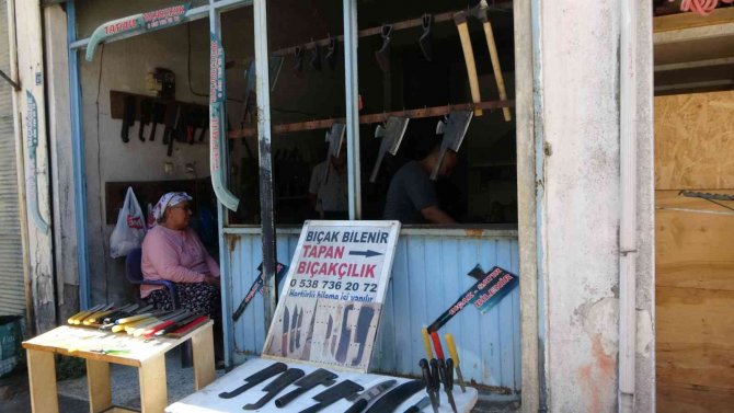 Baba yadigarı mesleklerinin en yoğun günlerini yaşıyorlar