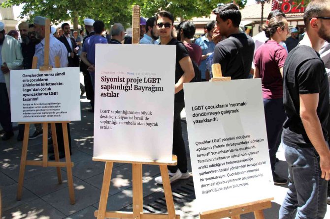 Bir grup STK üyesinden, LGBT yürüyüşüne protesto