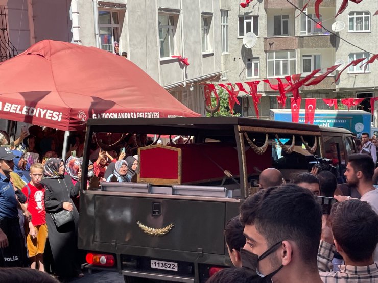 Şehit Enes Özgül'ün cenazesi helallik için baba evine getirildi