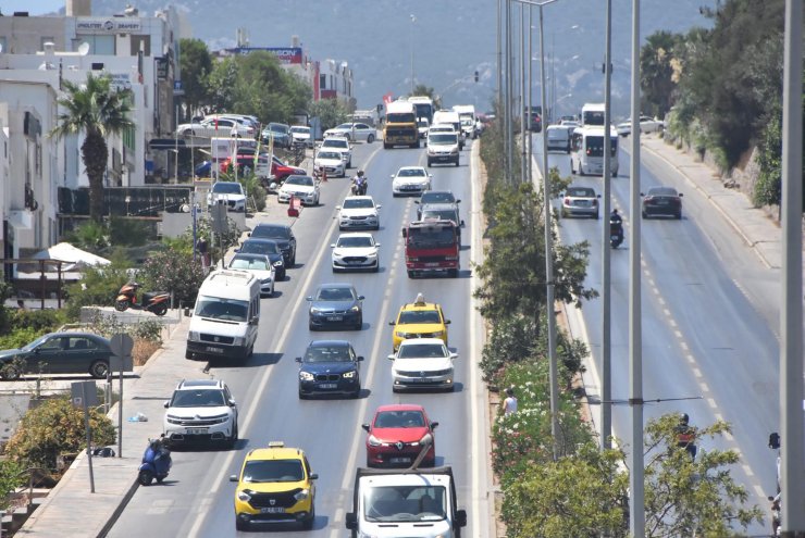 Bodrum'da bayram öncesi trafik durma noktasında