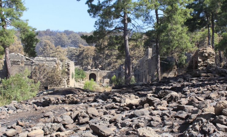 Seleukeia Antik Kenti'nde büyük yangının izleri silindi