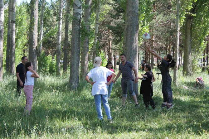 Bayramın son gününde piknik alanları doldu