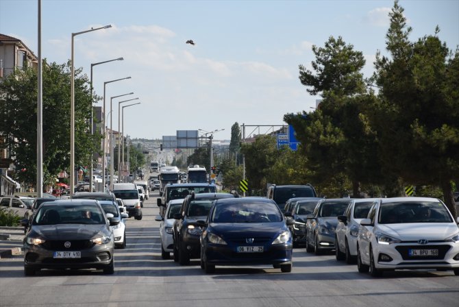Konya-Ankara kara yolunda Kurban Bayramı yoğunluğu yaşanıyor