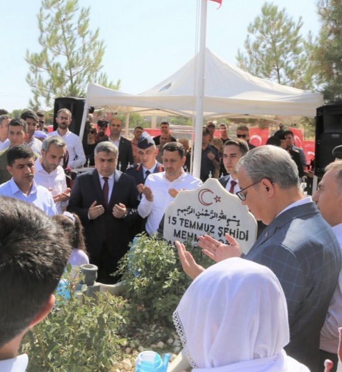 Diyarbakır’da 15 Temmuz şehidi kabri başında anıldı