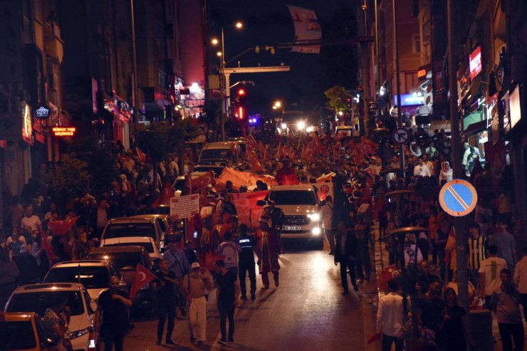 Kırıkkale'de vatandaşlar, 15 Temmuz şehitleri için yürüdü