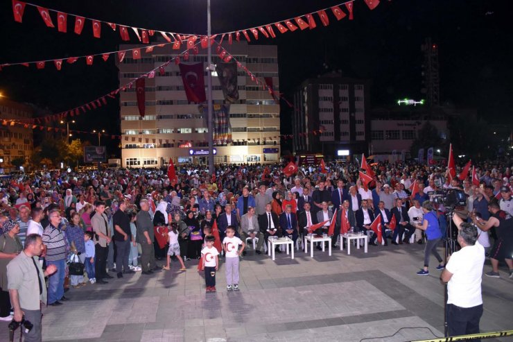 Kırıkkale'de vatandaşlar, 15 Temmuz şehitleri için yürüdü