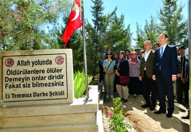 15 Temmuz şehidi kabri başında dualarla anıldı