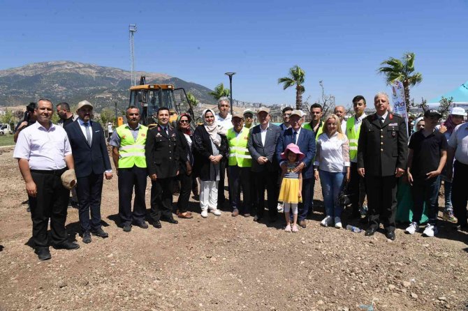 251 kahramanın adına 251 zeytin fidanı dikildi