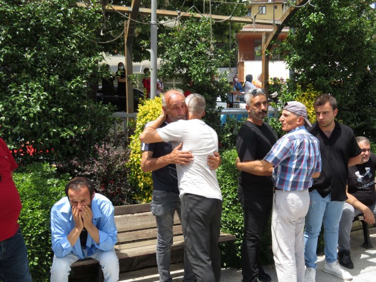 Çanakkale'de öldürülen şoför Şerif Eker son yolculuğuna uğurlandı