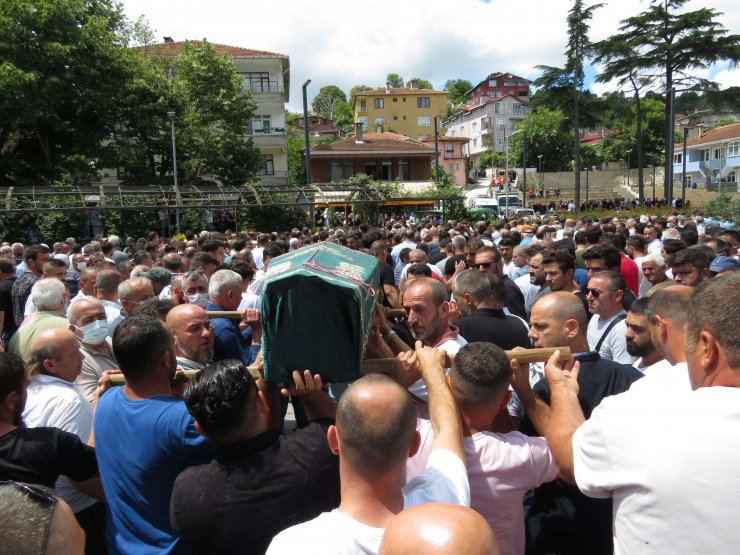 Çanakkale'de öldürülen şoför Şerif Eker son yolculuğuna uğurlandı