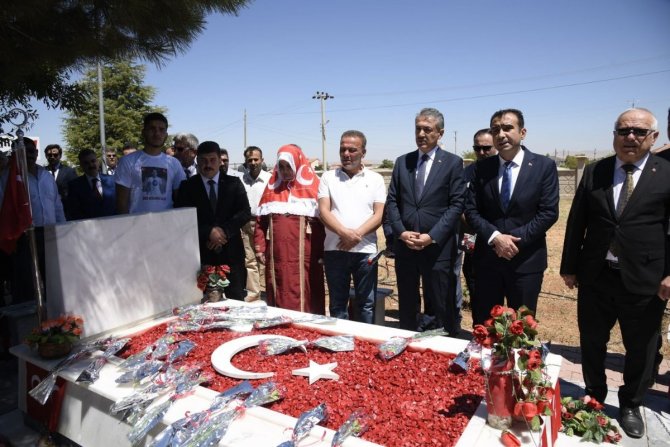 Karamanlı 15 Temmuz şehidi mezarı başında anıldı