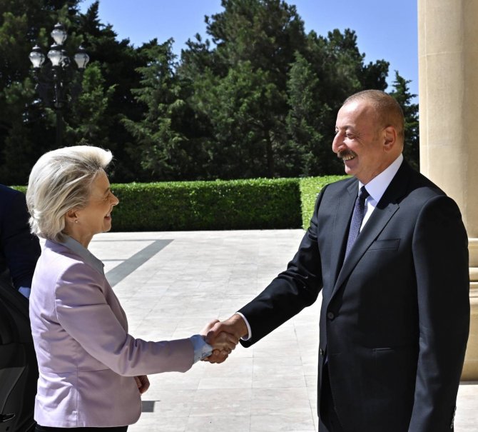 Azerbaycan Cumhurbaşkanı Aliyev, Leyen’i kabul etti