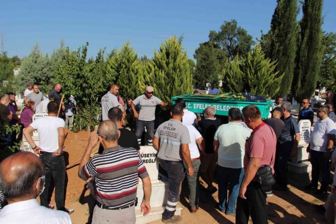 Evinde ölü bulunan ADÜ personeli son yolculuğuna uğurlandı