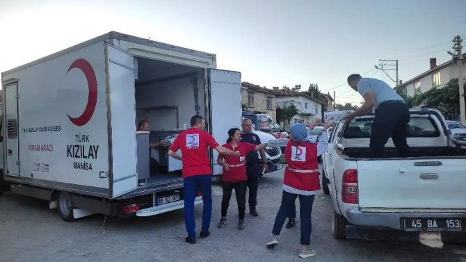 Türk Kızılay’dan Manisa’daki yangın ekiplerine gıda desteği