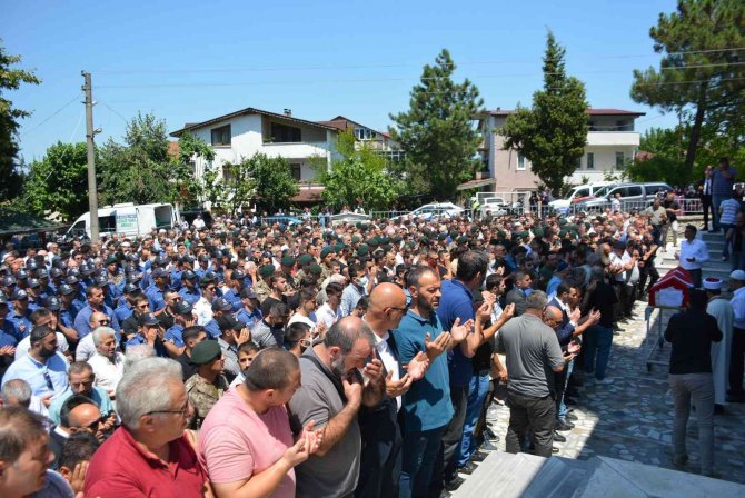 Kazada hayatını kaybeden özel harekatçı, gözyaşlarıyla son yolculuğuna uğurlandı