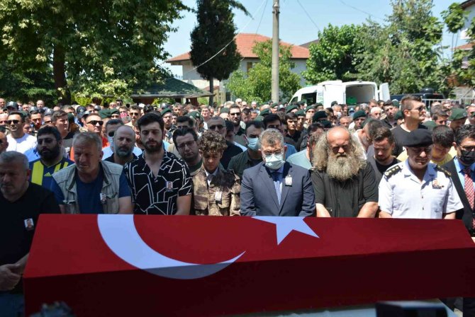 Kazada hayatını kaybeden özel harekatçı, gözyaşlarıyla son yolculuğuna uğurlandı