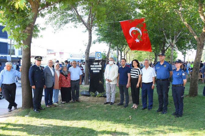 Şehidin ismi caddeye verildi