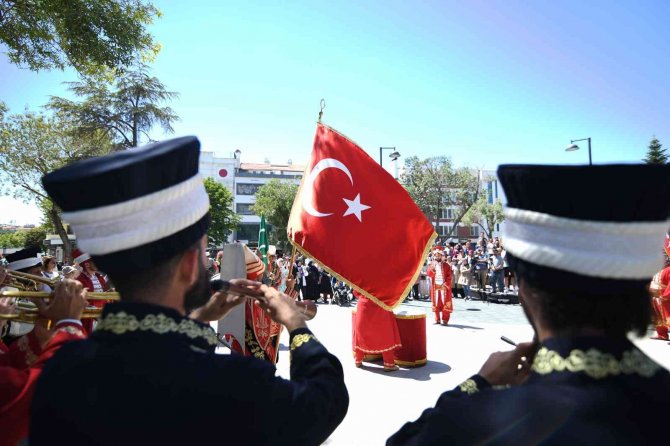 Konya Büyükşehir Mehter Takımı her hafta vatandaşlarla buluşuyor