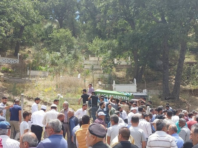 Amcasının oğlu tarafından öldürülen kişinin cenazesi defnedildi