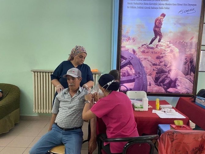 Kırklareli’nde huzur evi sakinlerine hatırlatma dozu yapıldı