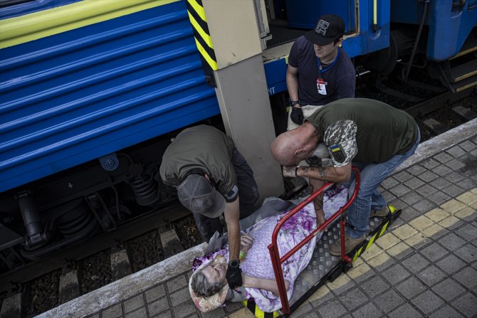 Donetsk bölgesindeki insanların tahliye noktası: Pokrovsk Tren İstasyonu