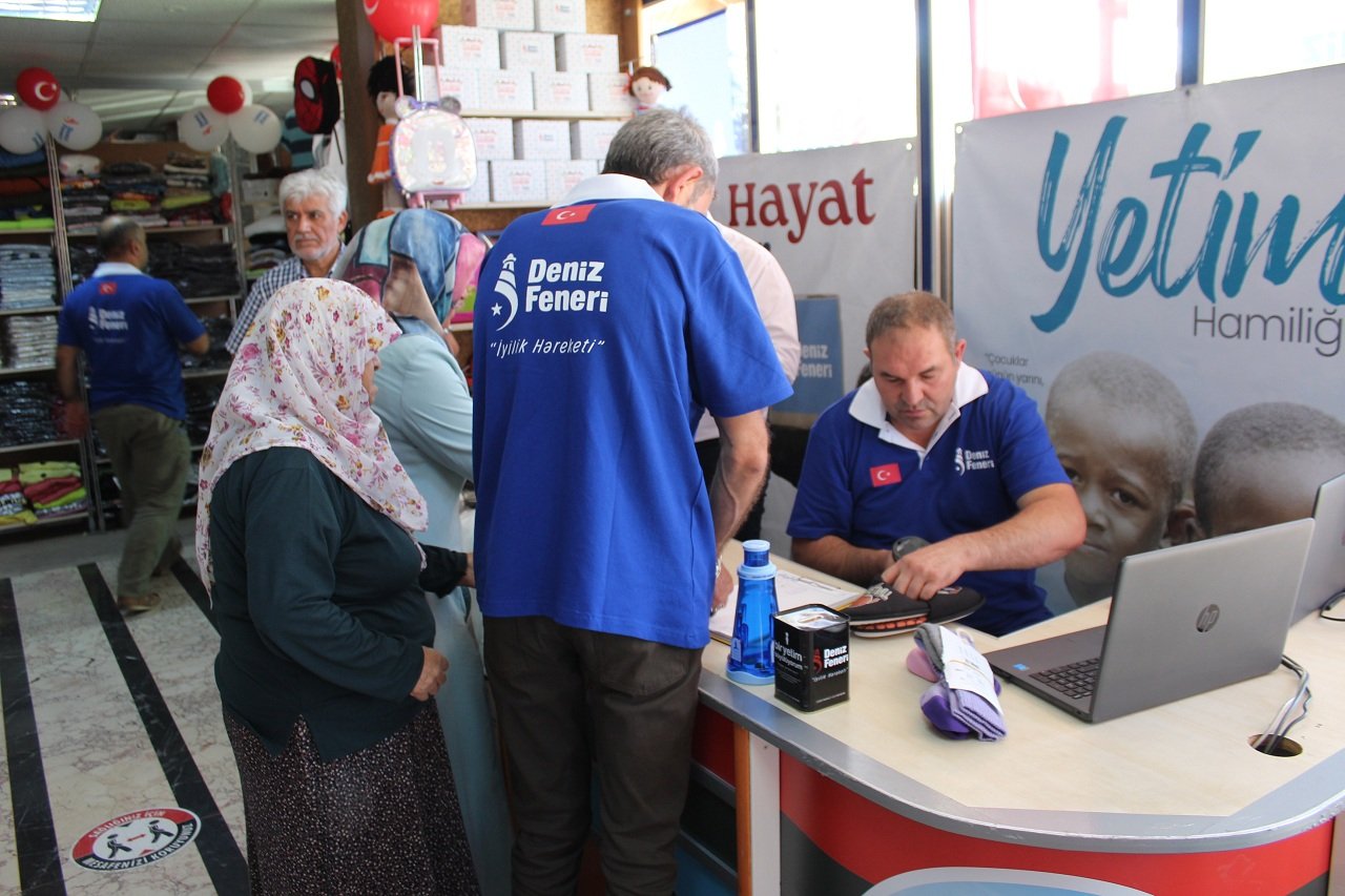 gecici-giyim-magazasi-konyada-10.jpg