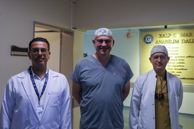 İzmir'de kalp nakli yapılan 2 yaşındaki Asel'in durumu iyiye gidiyor