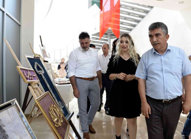 Sabırla örülen tellerden şaheserler çıktı