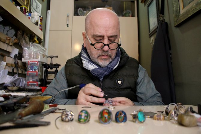 Konyalı kuyumcu çocuk yaşta başladığı zanaatında özgün tasarımcı oldu