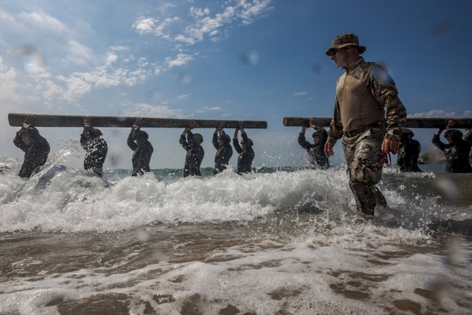 Türk milletinin göğsünü kabartan tim: SAS