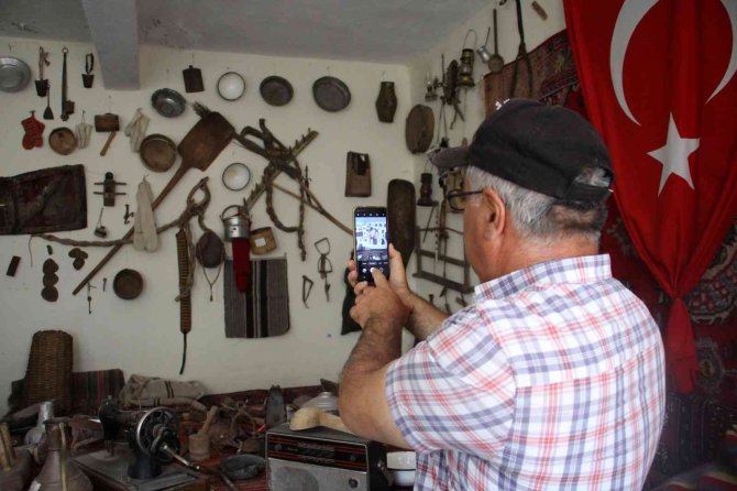 Bu okula girenler zaman yolculuğuna çıkıyor