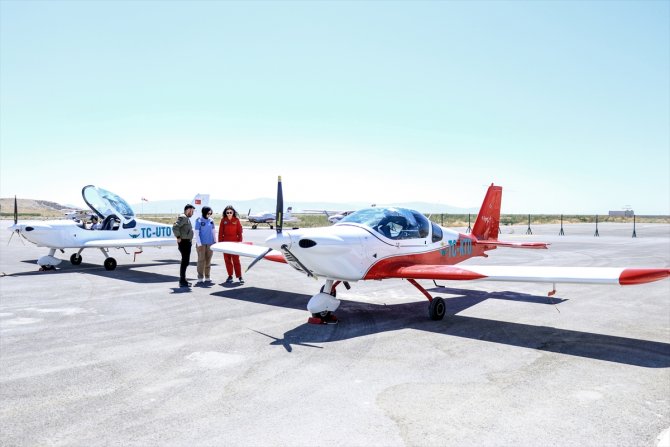 Anne kız aynı okulda pilotaj eğitimi alıyor