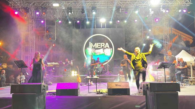 Düzcelileri sağanak bile durduramadı