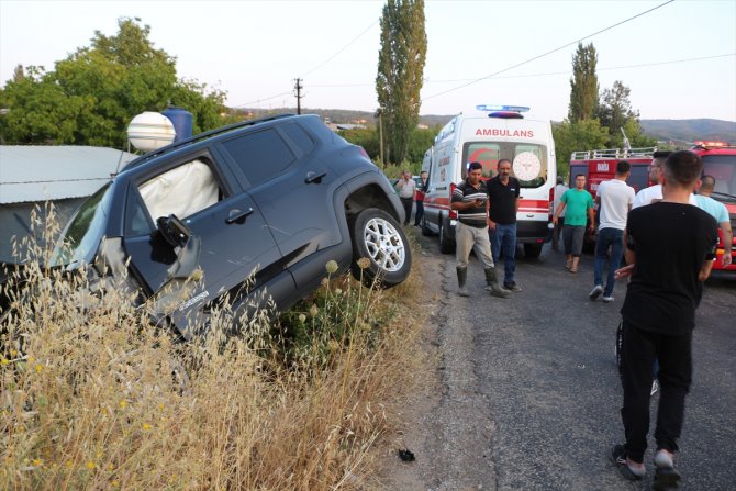 Manisa'da trafik kazasında yaralanan 5 kişiden biri hastanede hayatını kaybetti