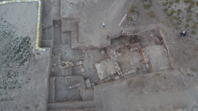 Çalışmalar sonuç verdi, ilk yazıt bulundu