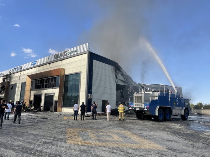Konya'da boya fabrikasında çıkan yangın söndürüldü