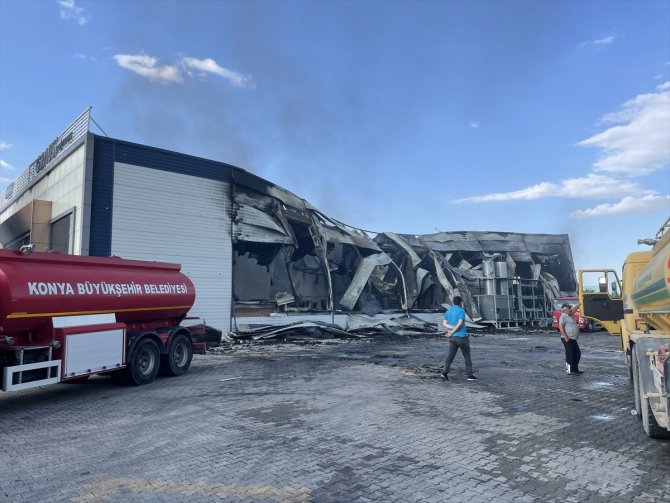 Konya'da boya fabrikasında çıkan yangın söndürüldü