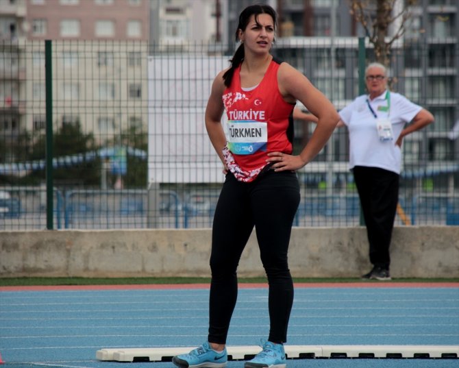 Kadınlar cirit atma finalinde altın ve gümüş madalya kazandı